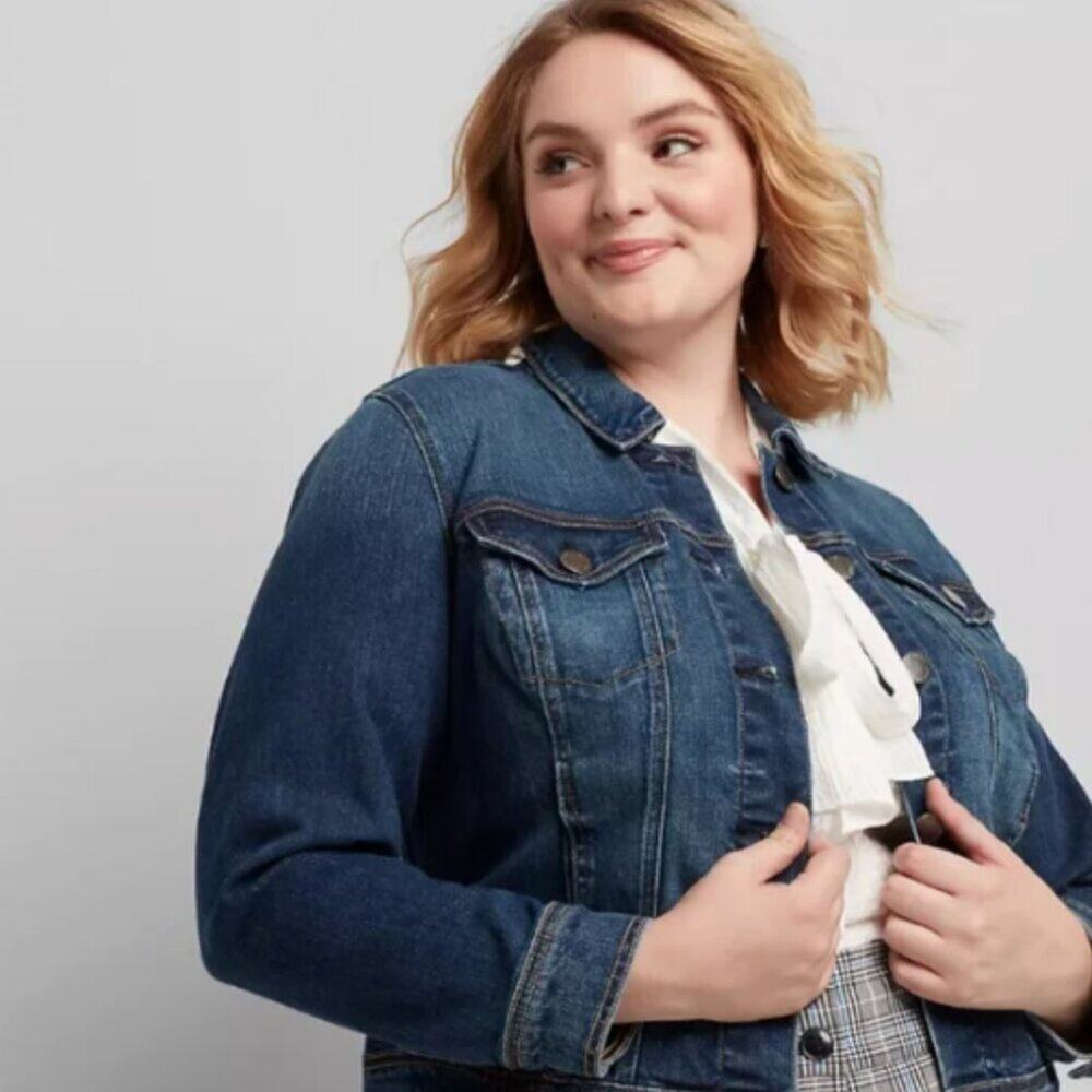 Torrid Women's Denim Trucker Jacket Medium Wash Size 1X